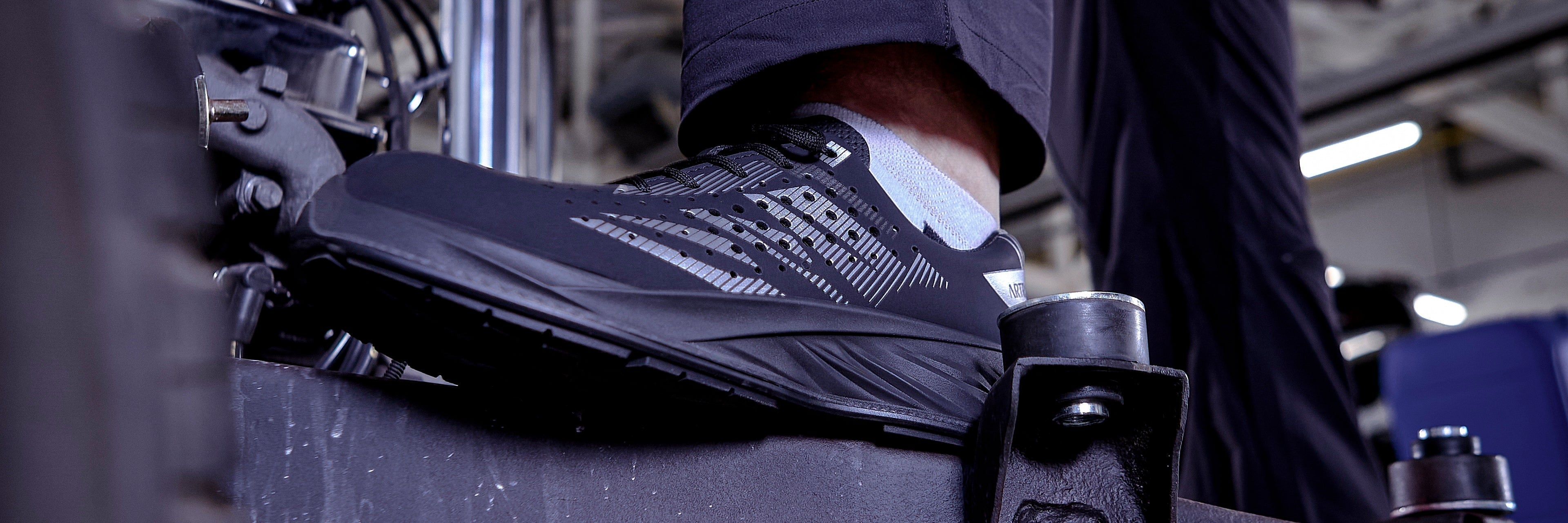 Poltopánky bezpečnostné S2